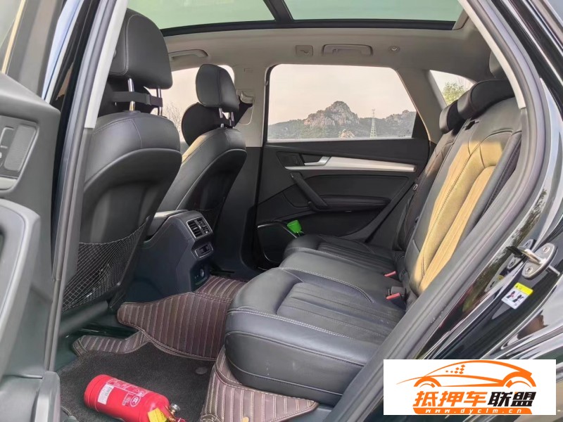  20年奧迪Q5轎車 