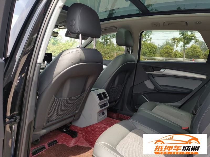  19年奧迪Q5轎車 