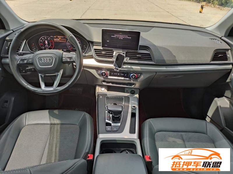  19年奧迪Q5轎車 