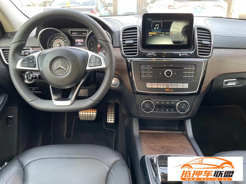  17年奔馳GLE轎車 