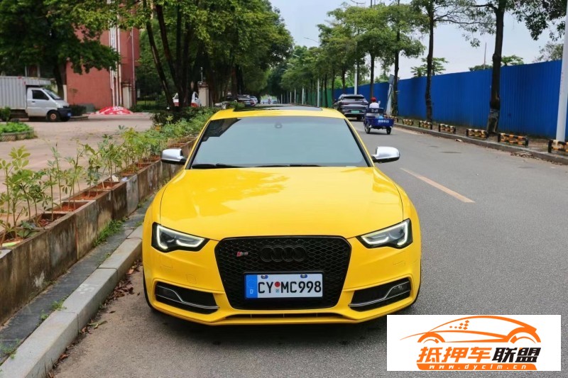  12年奧迪S5轎車 
