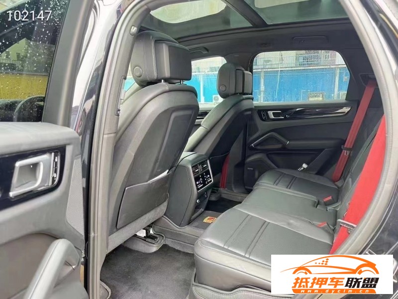  21年保時(shí)捷卡宴轎車 