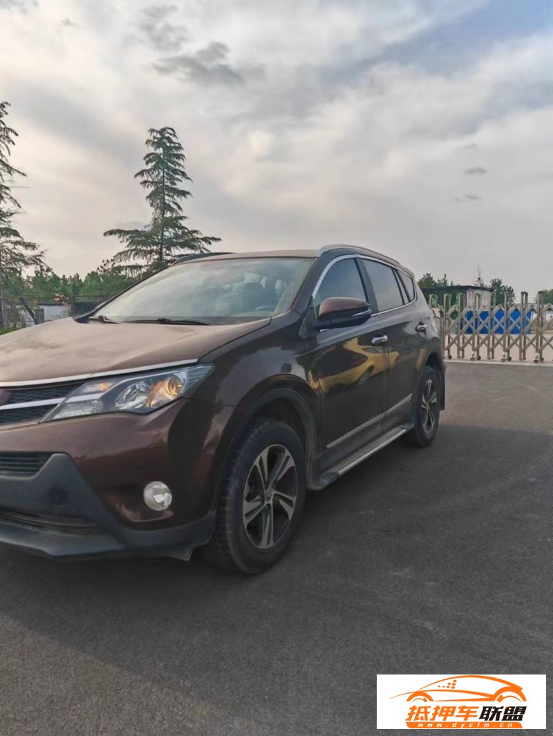  15年豐田RAV4榮放轎車 