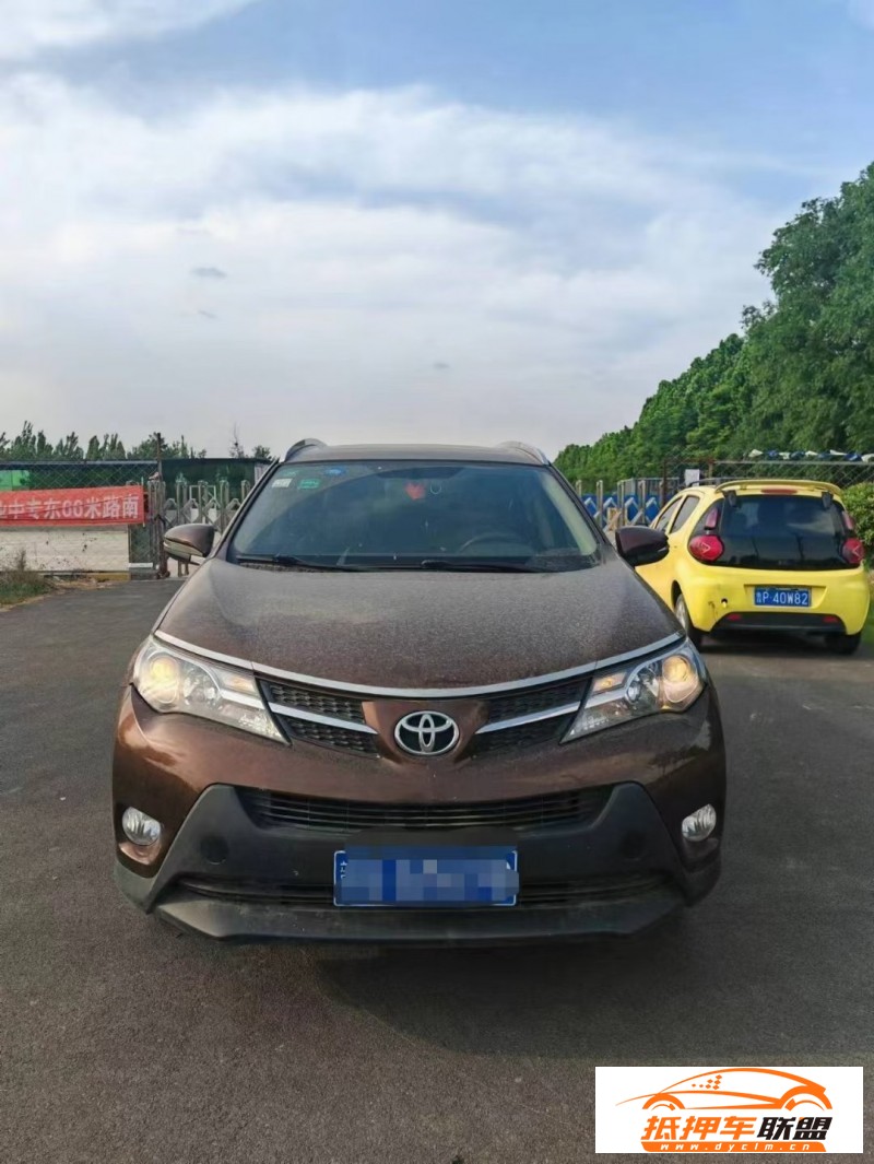  15年豐田RAV4榮放轎車 