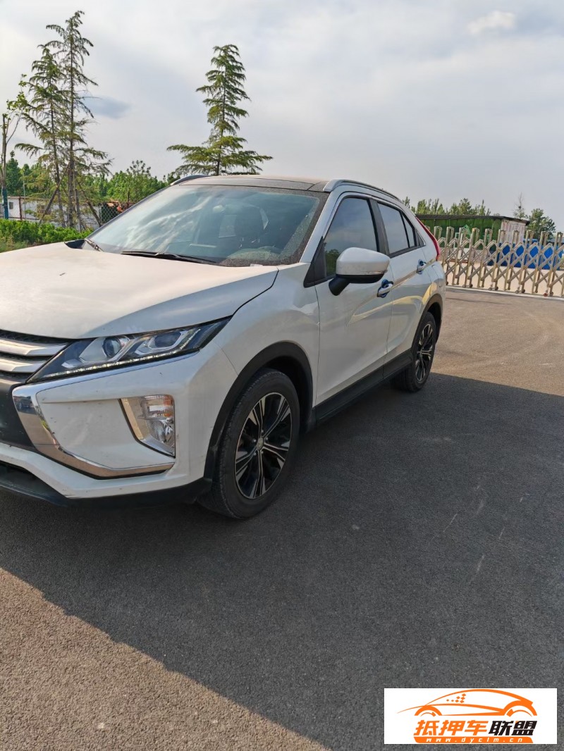  19年三菱奕歌轎車 
