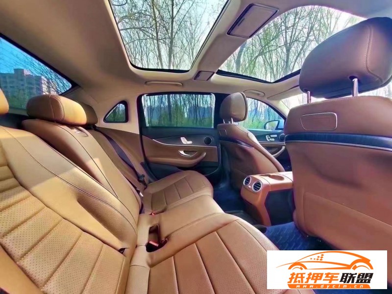  18年奔馳E轎車 