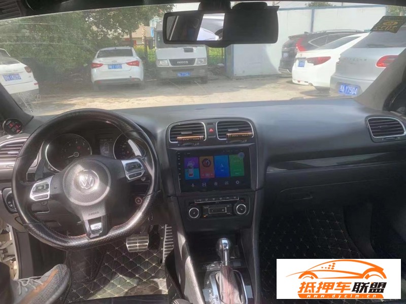  10年大眾高爾夫轎車 