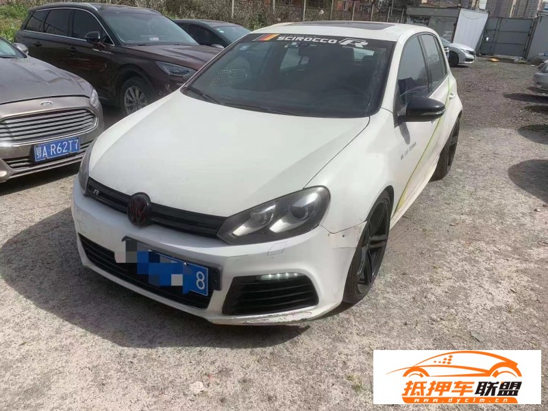 10年大眾高爾夫轎車 