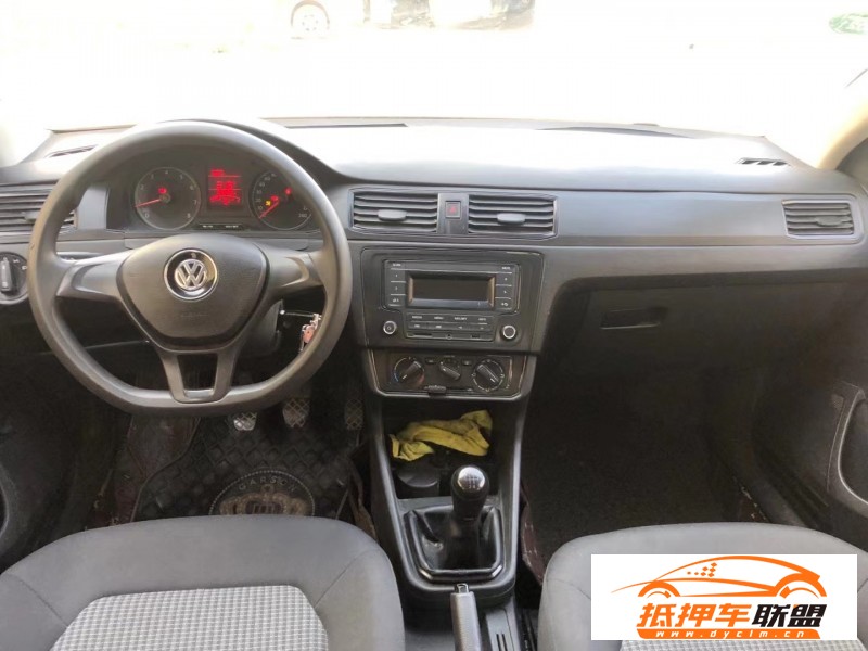  17年大眾桑塔納轎車 