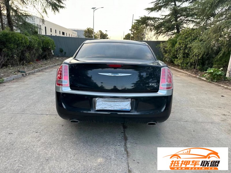  14年克萊斯勒300C轎車 