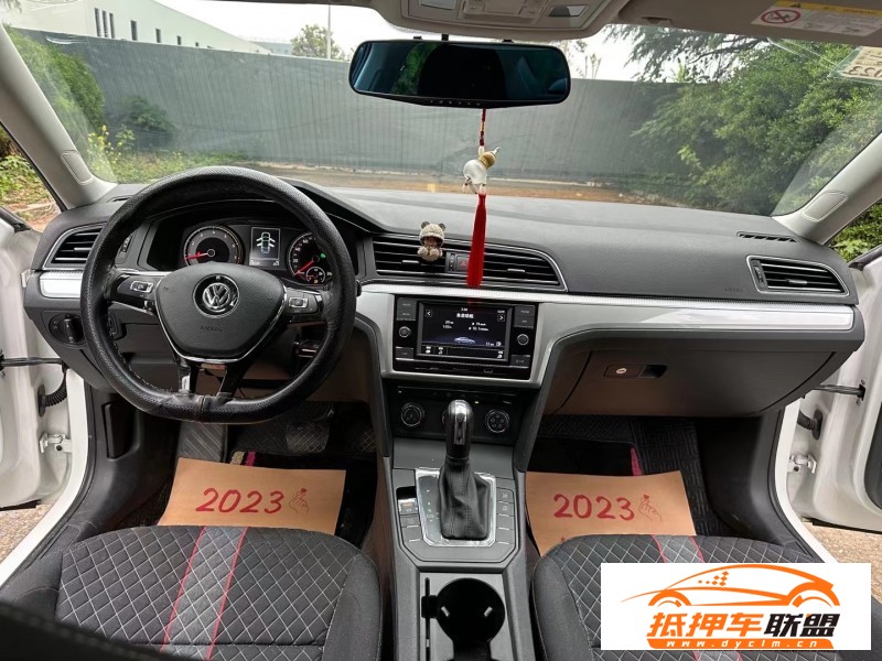  19年大眾凌渡轎車 