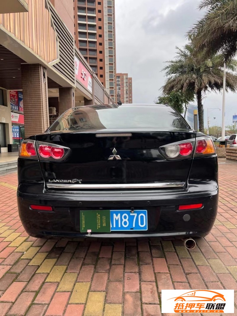  12年三菱奕炫轎車 