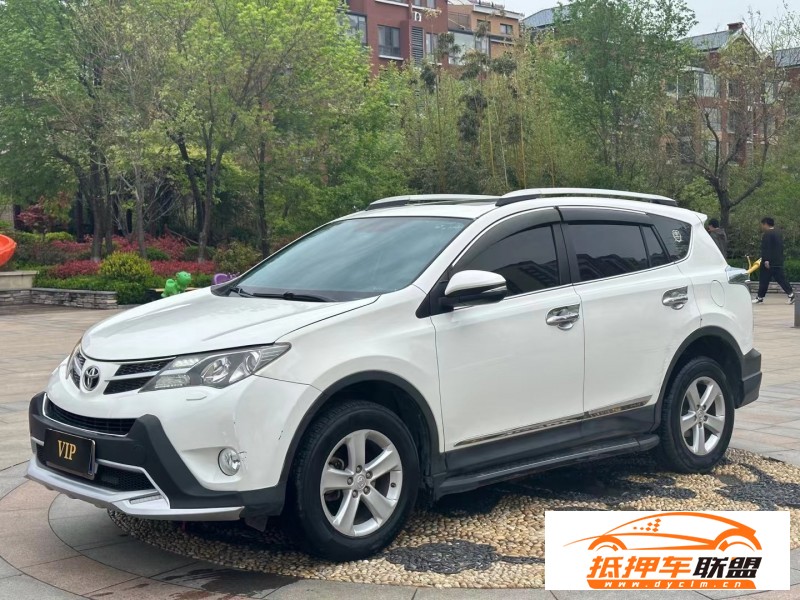 14年豐田RAV4轎車 