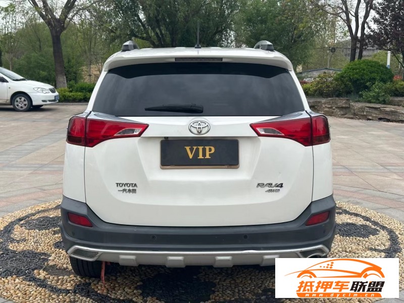  14年豐田RAV4轎車 