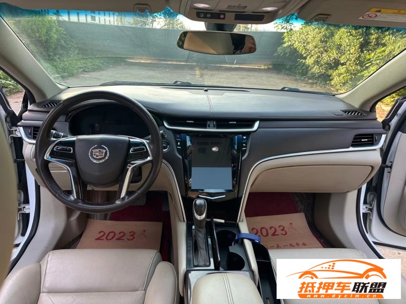  15年凱迪拉克XTS轎車 
