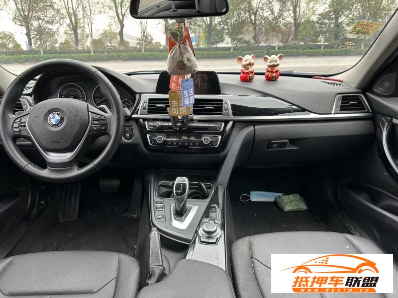  17年寶馬3系轎車 