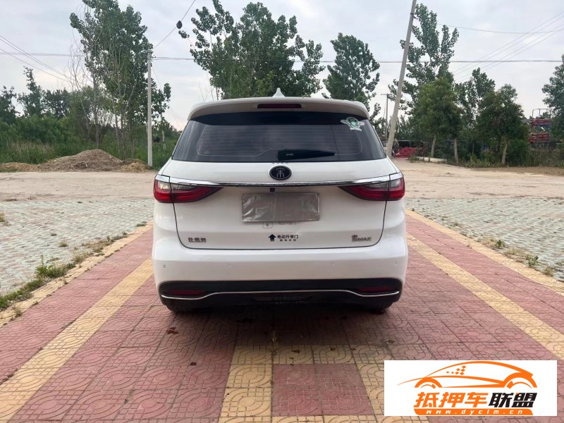  19年比亞迪宋轎車 