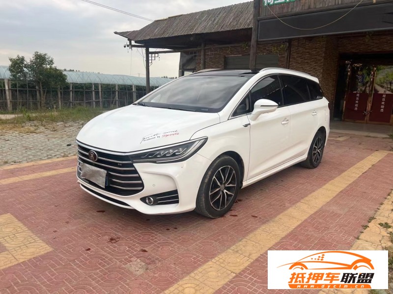  19年比亞迪宋轎車 
