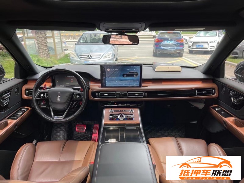  20年林肯領(lǐng)航員轎車(chē) 