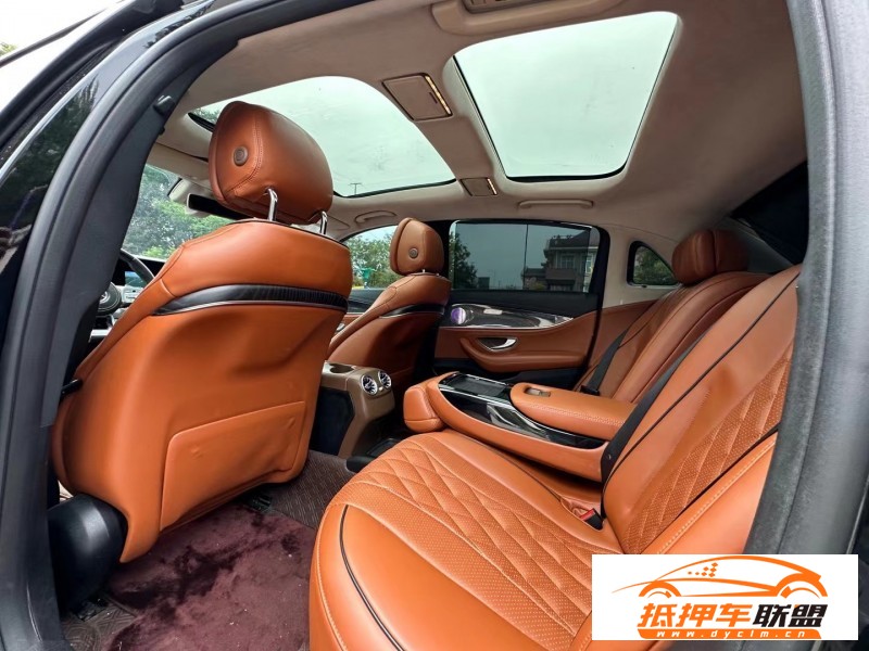  17年奔馳E級(jí)轎車 
