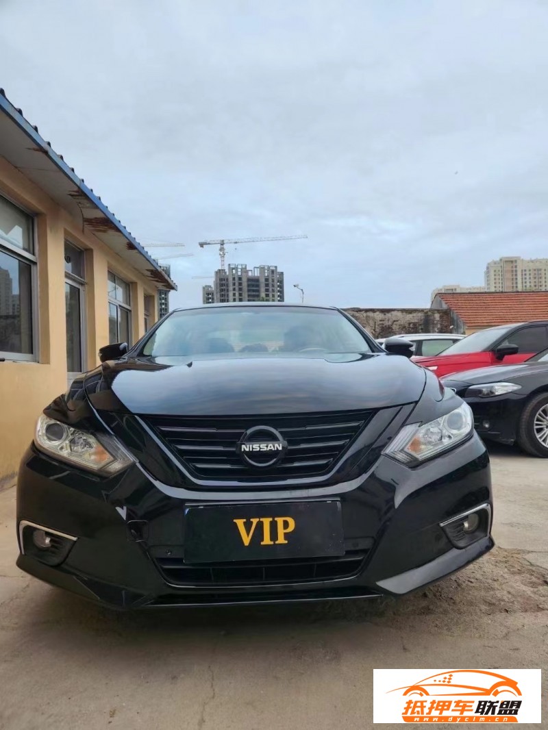  17年日產(chǎn)天籟轎車 