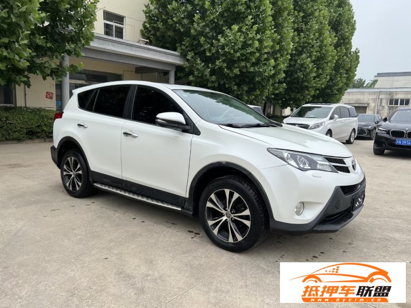  16年豐田RAV4榮放轎車 