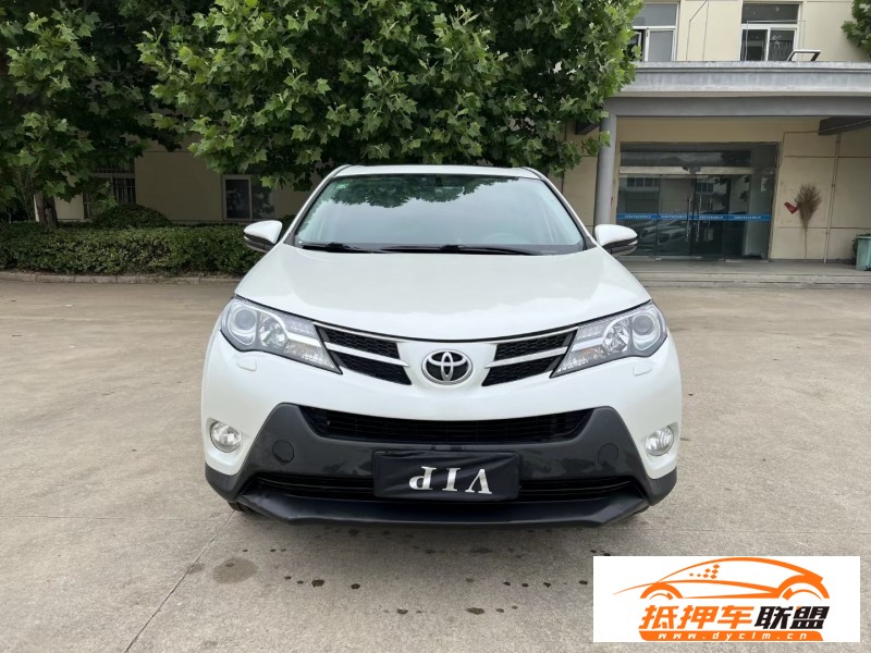  16年豐田RAV4榮放轎車 