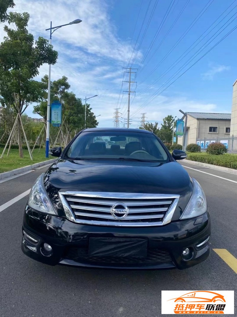  12年日產(chǎn)天籟轎車 