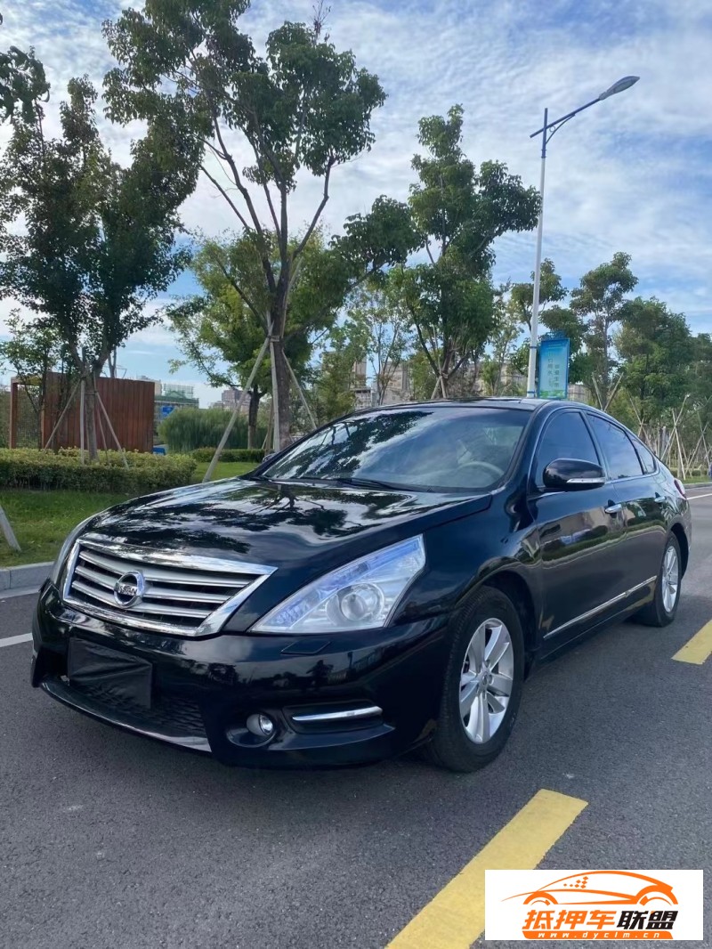  12年日產(chǎn)天籟轎車 