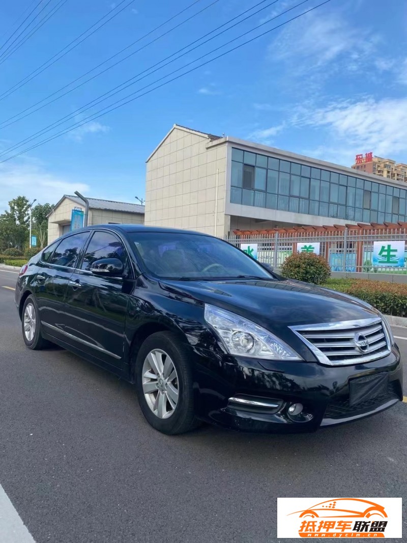  12年日產(chǎn)天籟轎車 