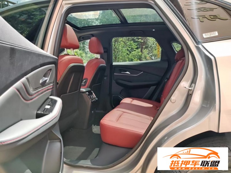  23年東風(fēng)風(fēng)行T5轎車 