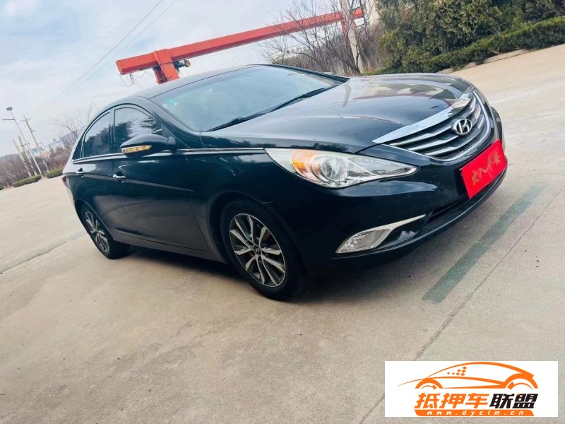  13年現(xiàn)代索納塔八轎車 