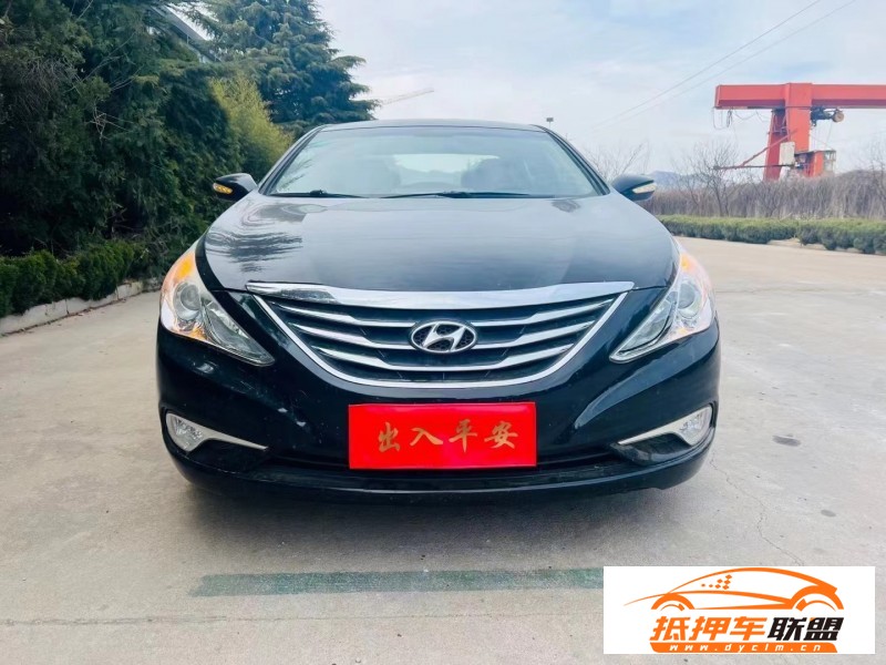  13年現(xiàn)代索納塔八轎車 