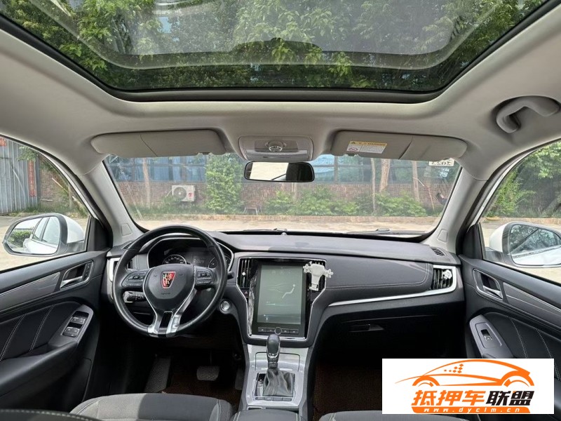  19年榮威RX5轎車 