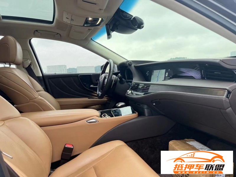  19年雷克薩斯LS轎車 