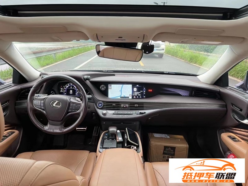  19年雷克薩斯LS轎車 