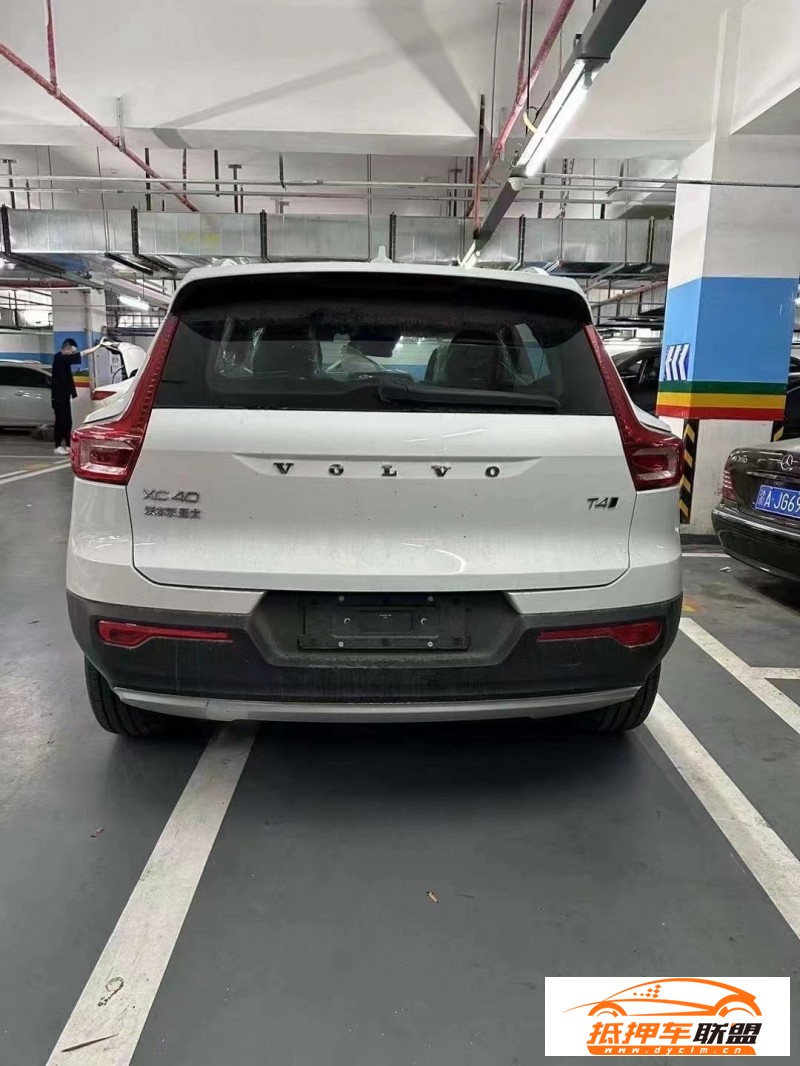  22年沃爾沃XC40轎車 