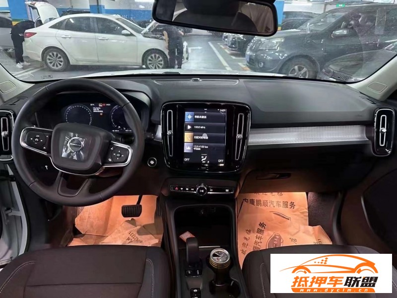  22年沃爾沃XC40轎車 