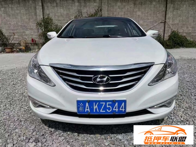  14年現(xiàn)代索納塔八轎車 