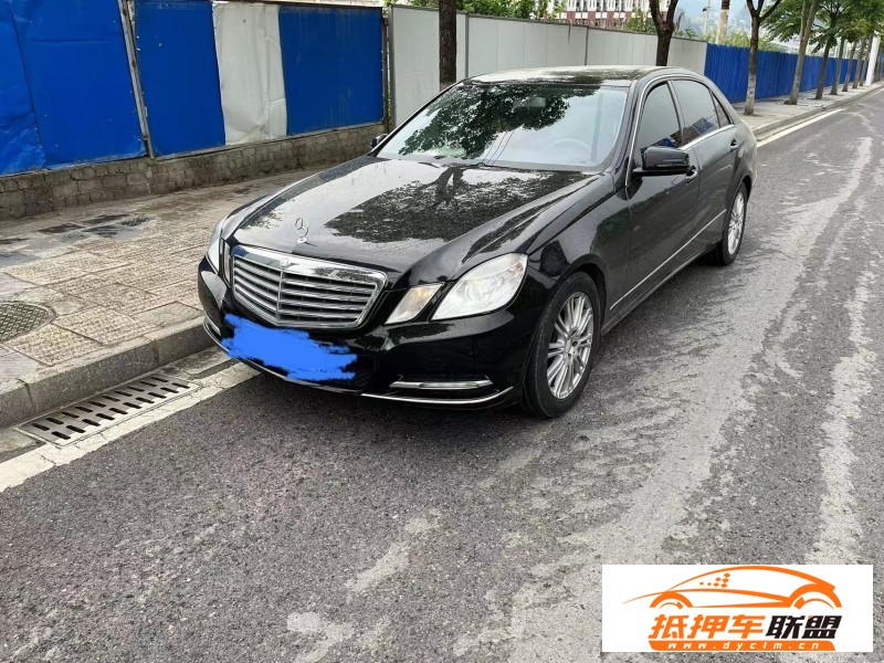  12年奔馳E轎車 