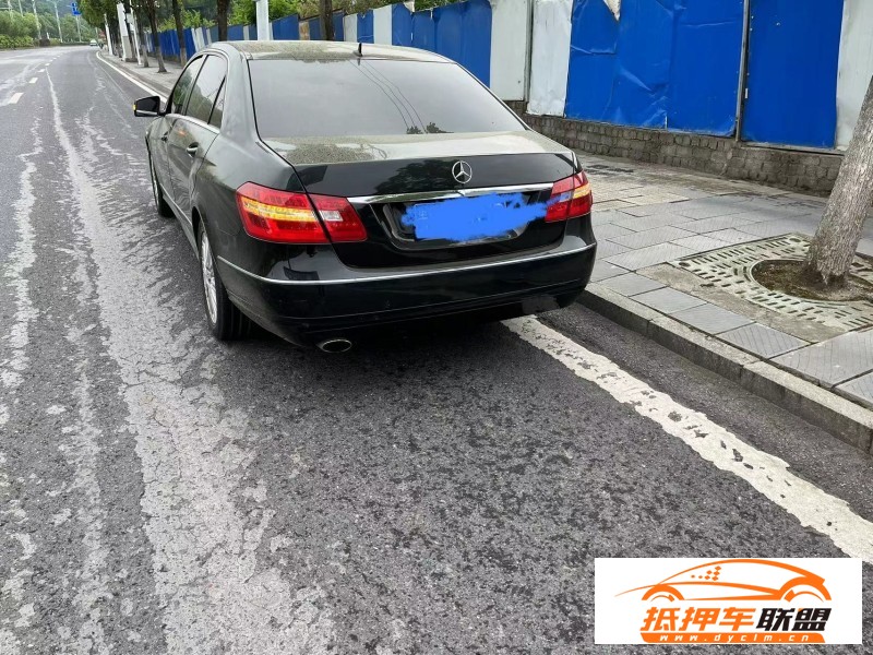  12年奔馳E轎車 