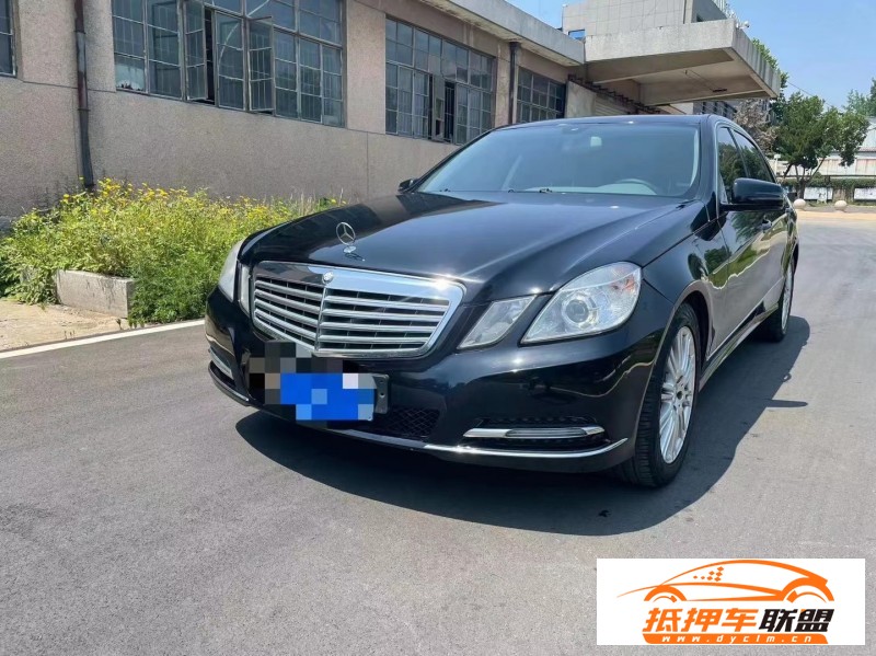  13年奔馳E轎車 