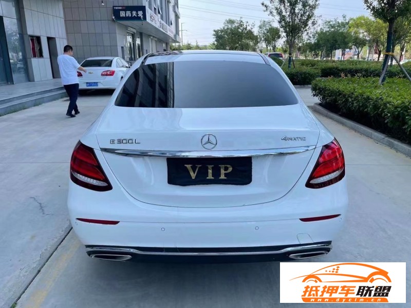  20年奔馳E轎車 
