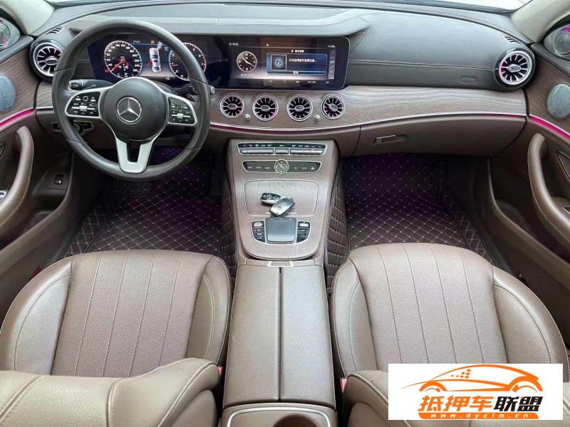  20年奔馳E轎車 