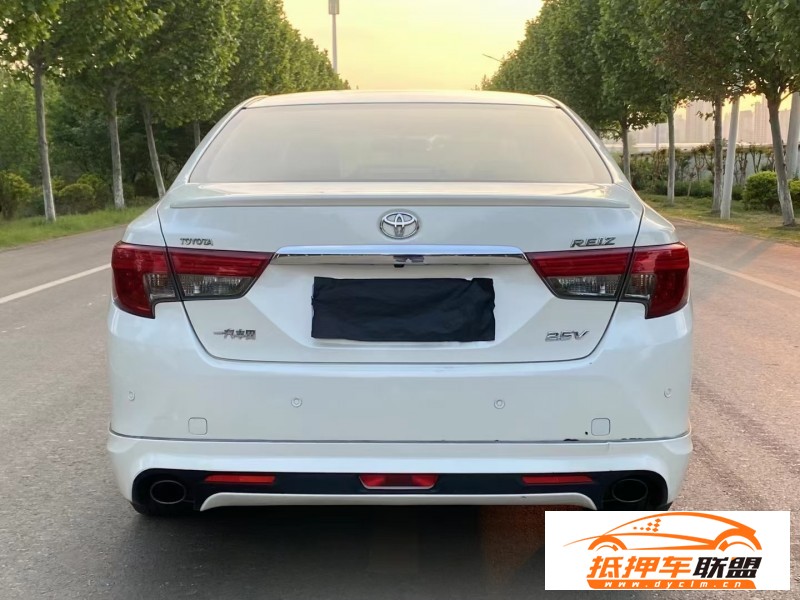  15年豐田銳志轎車 