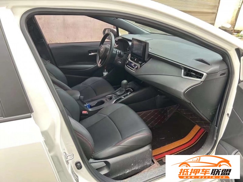  21年豐田雷凌轎車 