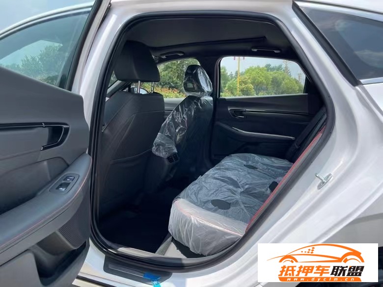  23年現(xiàn)代索納塔轎車 