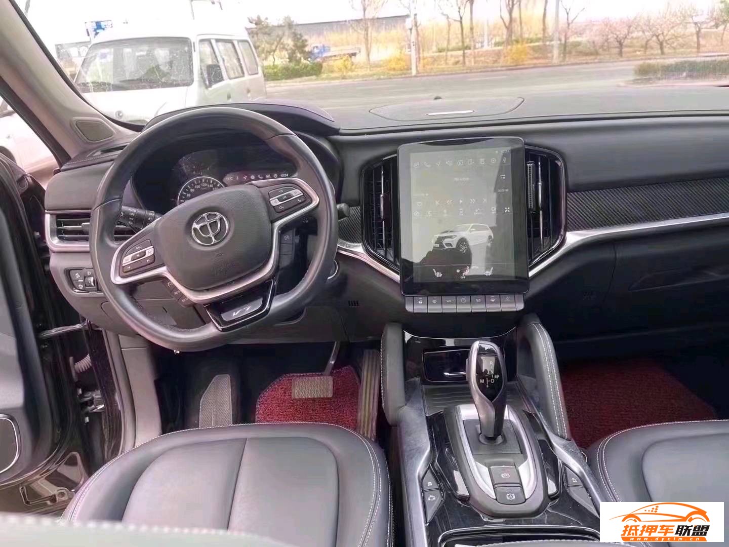 中華V7