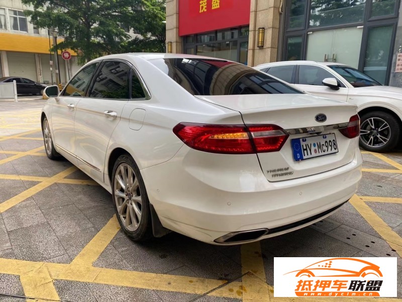  18年福特金牛座轎車 