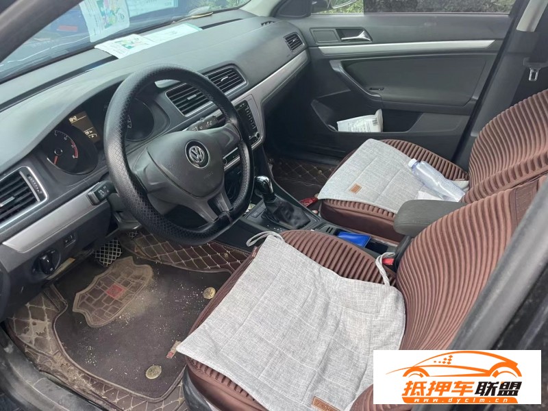  17年大眾朗逸轎車 